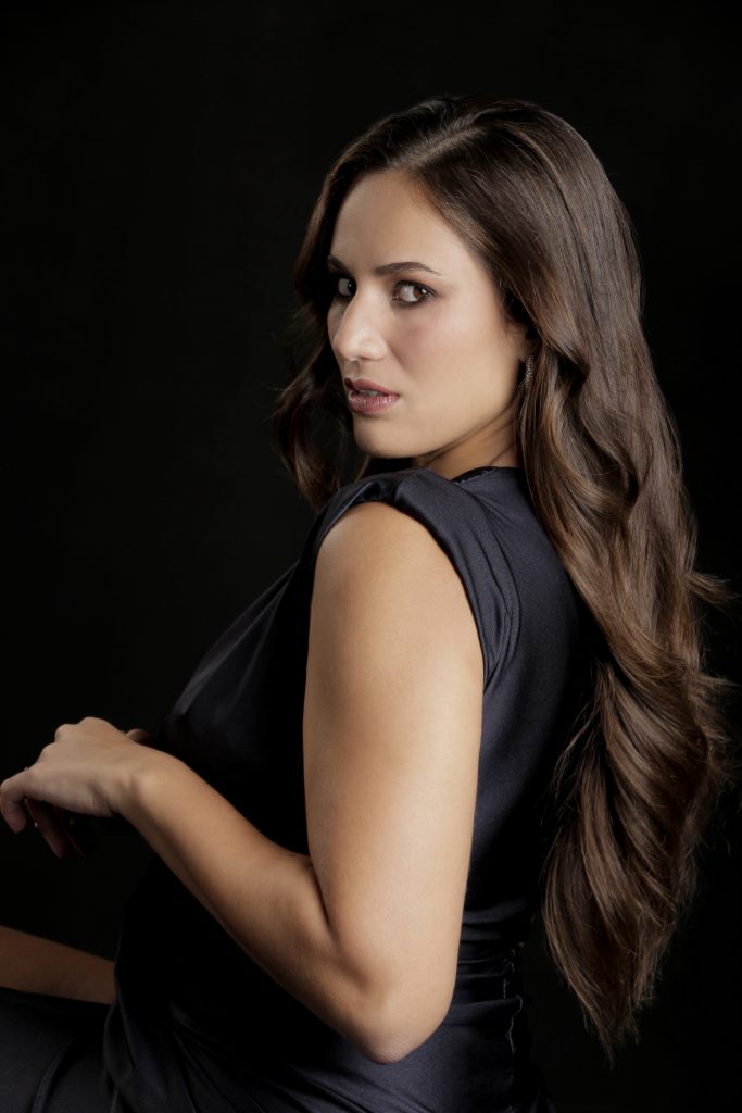 María_Salazar_3-4FF_tlf-695052650